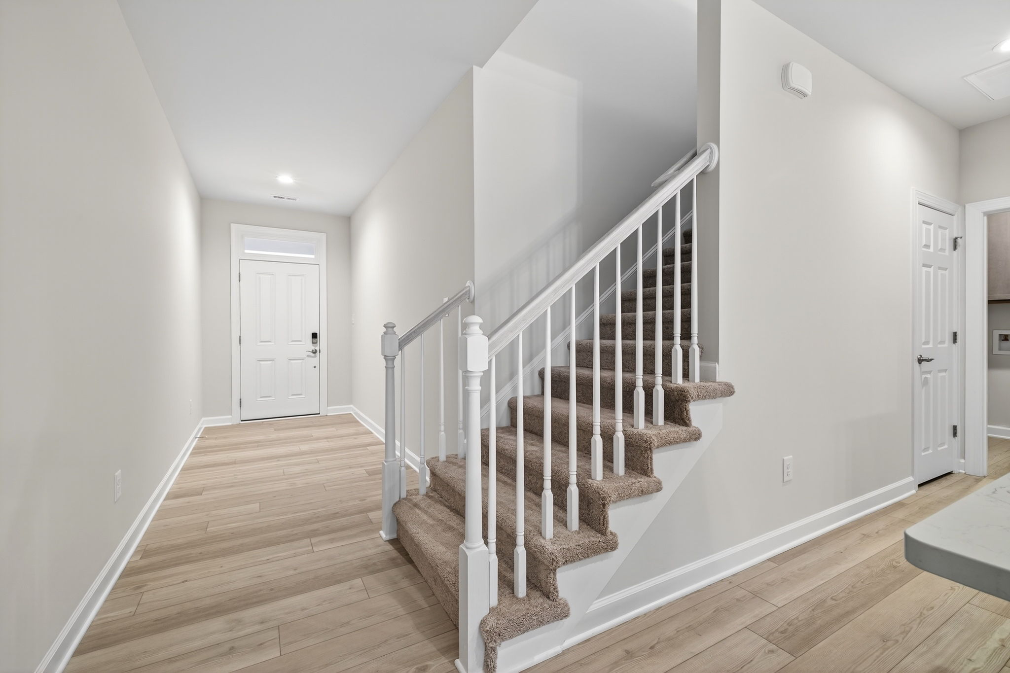 1-web-or-mls-3002Plymouthpl001