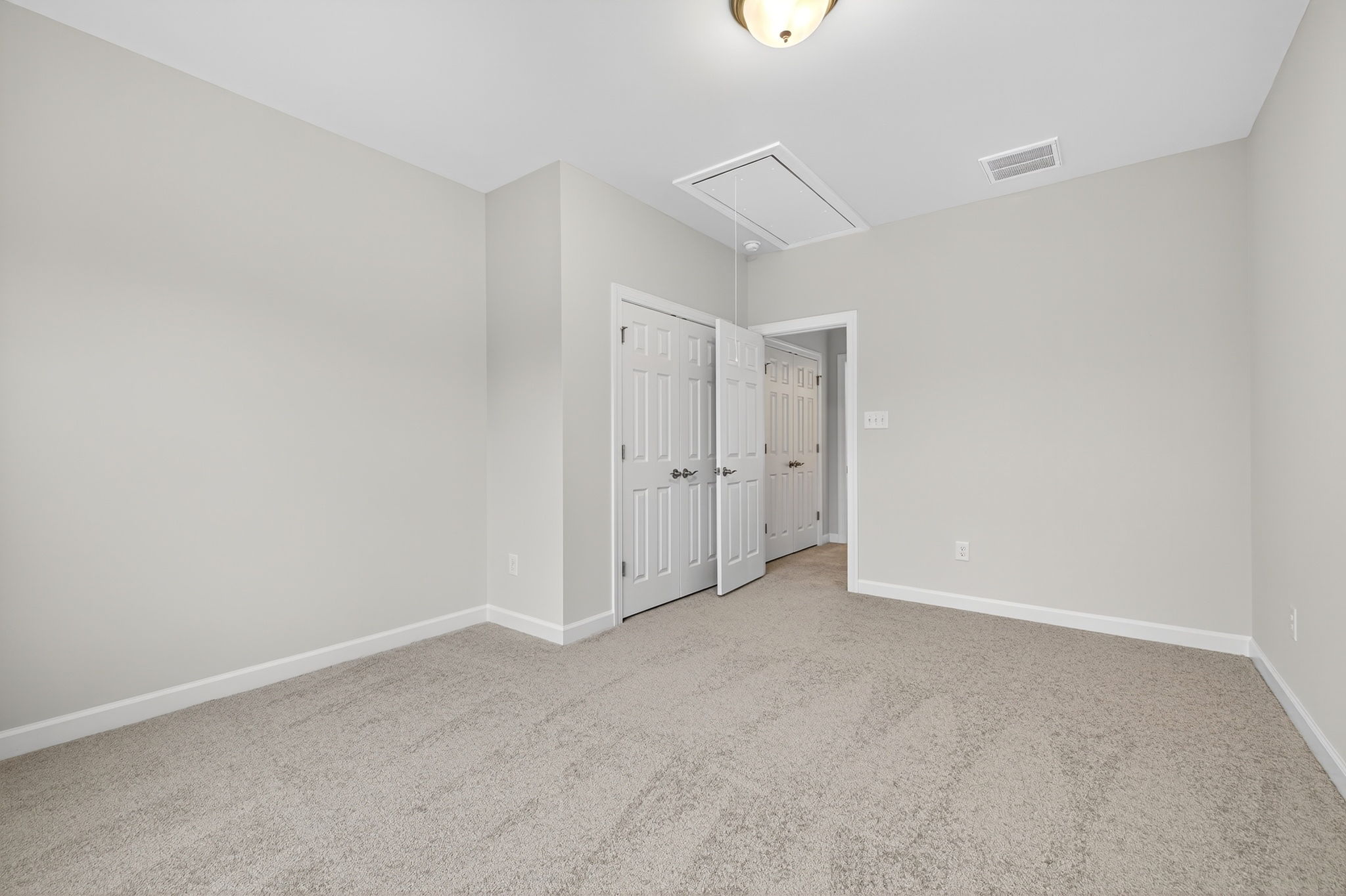 26-web-or-mls-3002Plymouthpl026