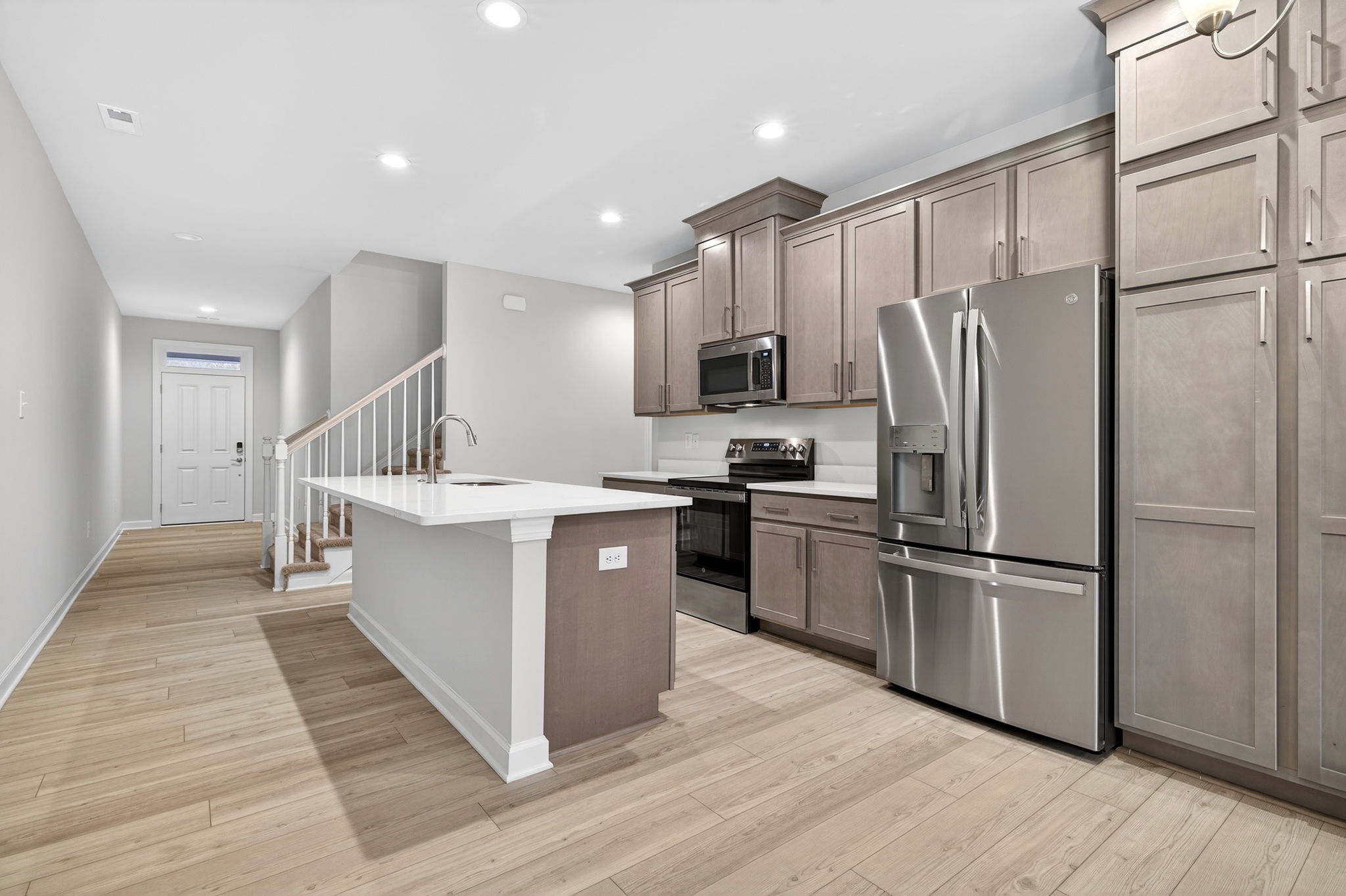 4-web-or-mls-3002Plymouthpl004