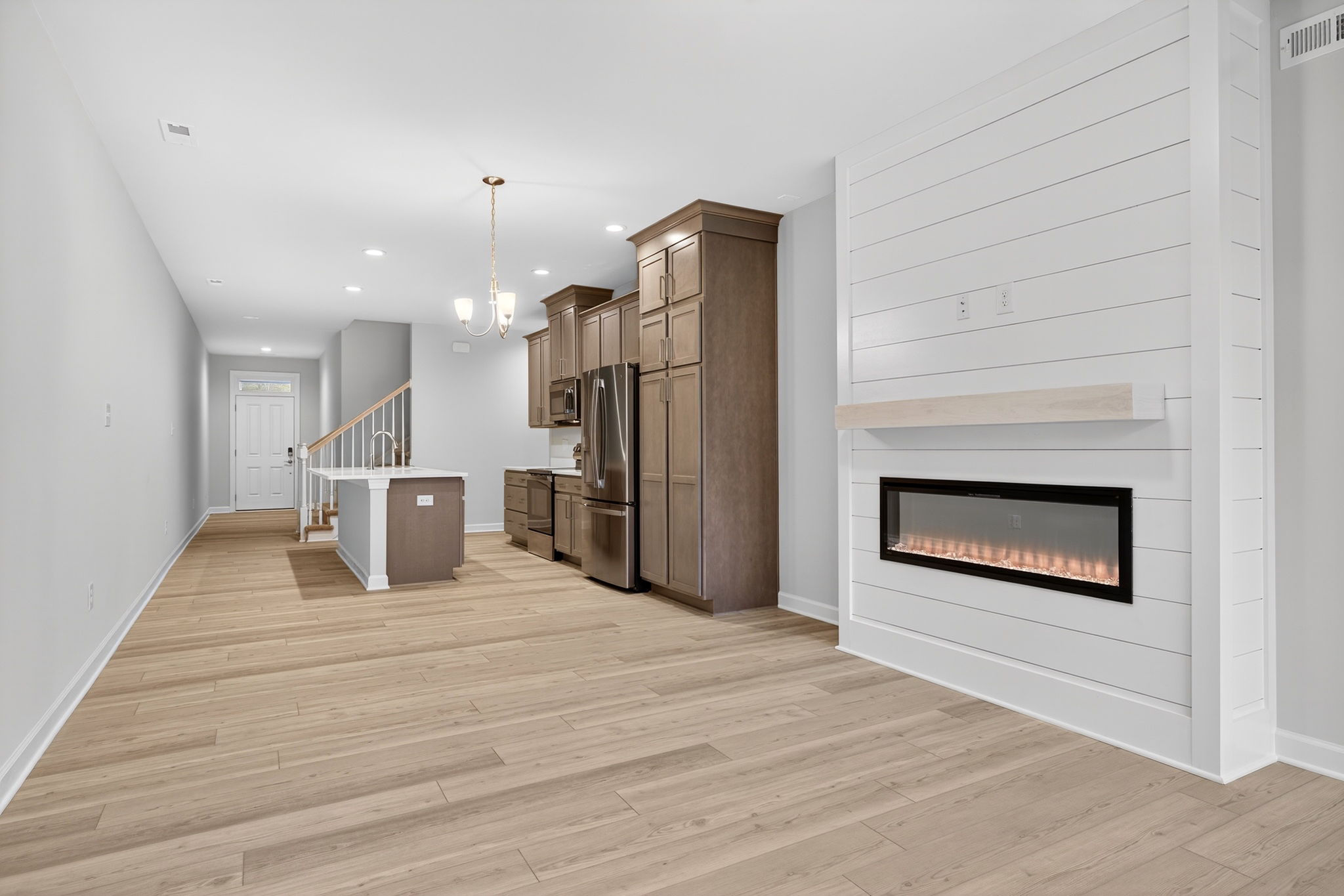 7-web-or-mls-3002Plymouthpl007