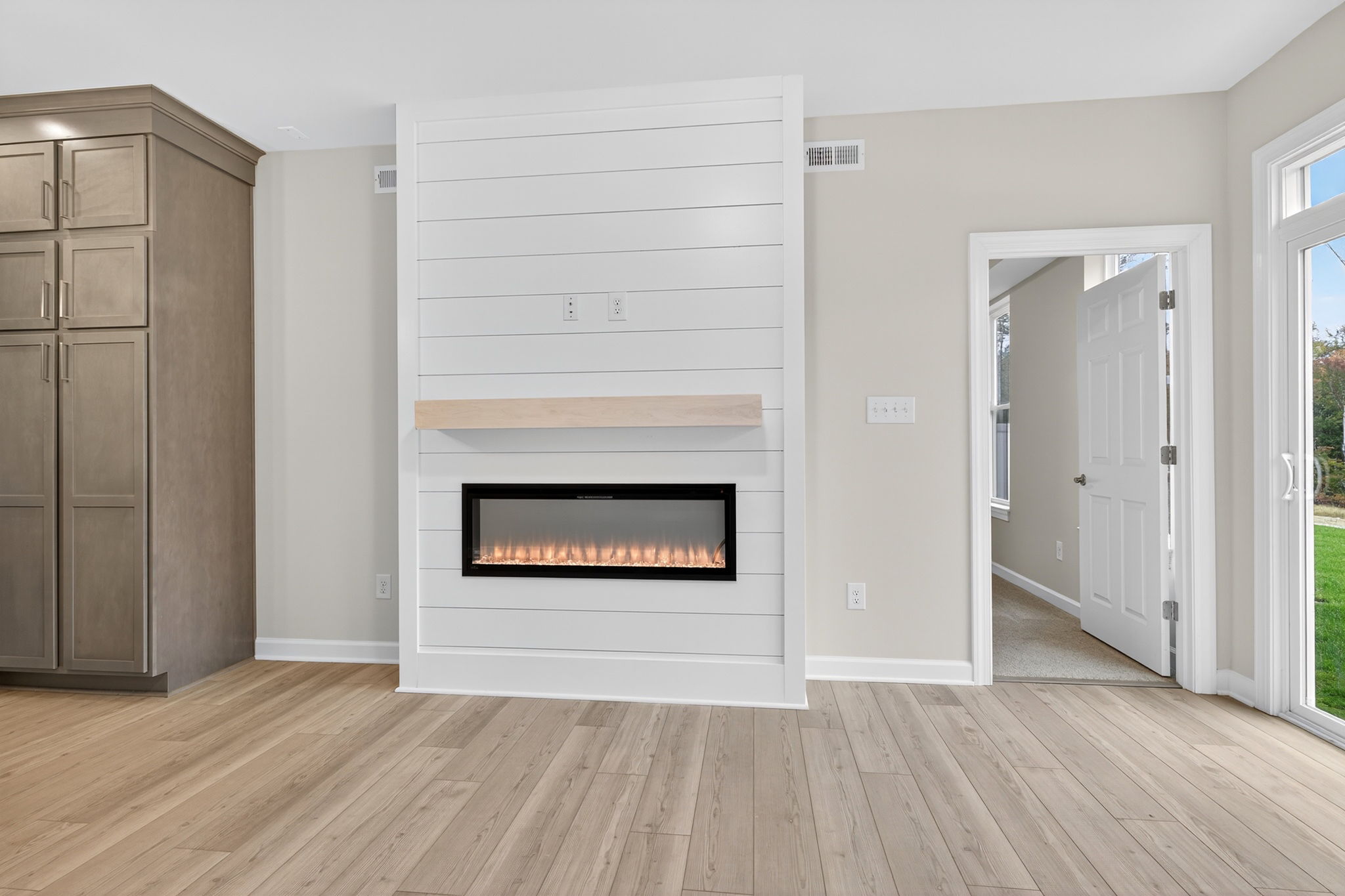 8-web-or-mls-3002Plymouthpl008